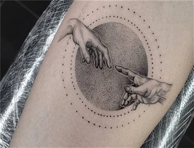 Juodų tatuiruočių menininkas iš Peru