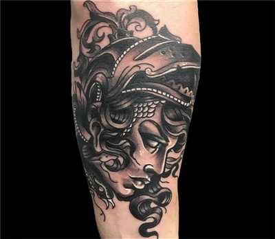 Medusa už tatuiruotę „Spark“
