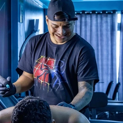 Kaip pasirinkti savo tatuiruočių atlikėją