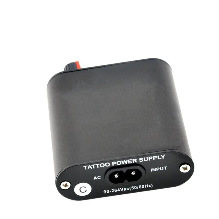 Lengvi mini elektros maitinimo šaltiniai tatuiruotėms